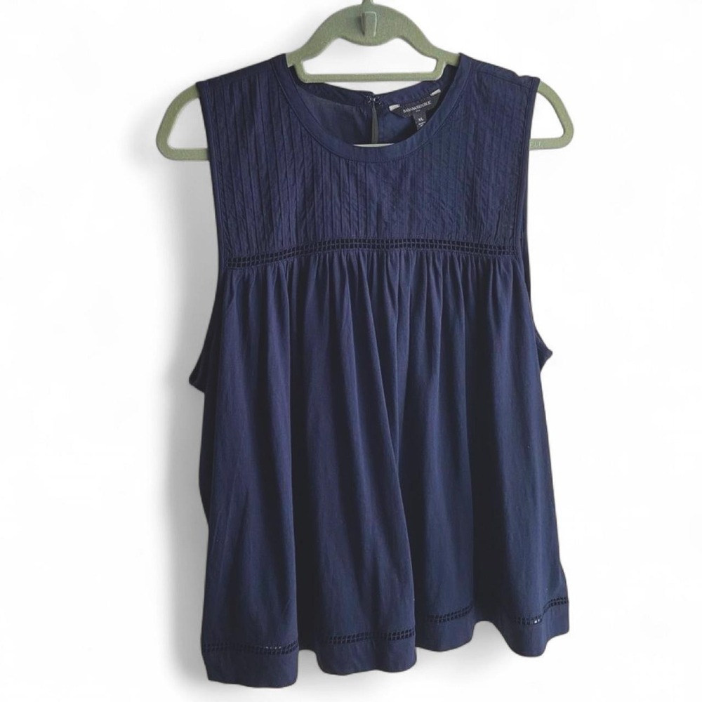 Banana Republic Sleeveless Top Womens XL Navy Blue Eyelet Trim Tank Blouse